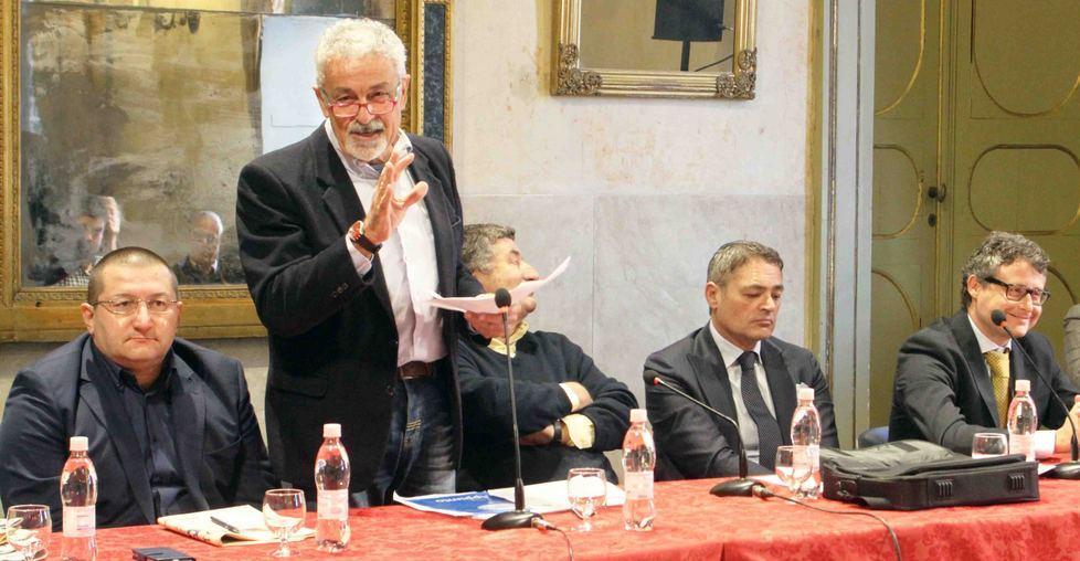 «Che succede se nessuno compra la banca?» 