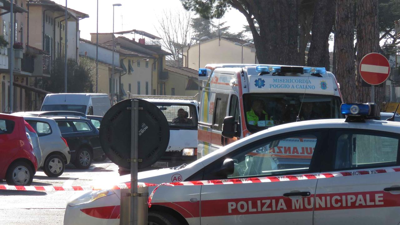 Una pattuglia della polizia stradale su un incidente