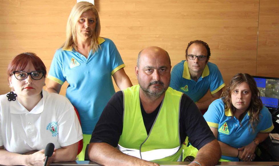 IL presidente Daniele Bartoletti con i volontari di Oste