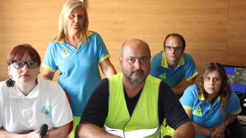 IL presidente Daniele Bartoletti con i volontari di Oste