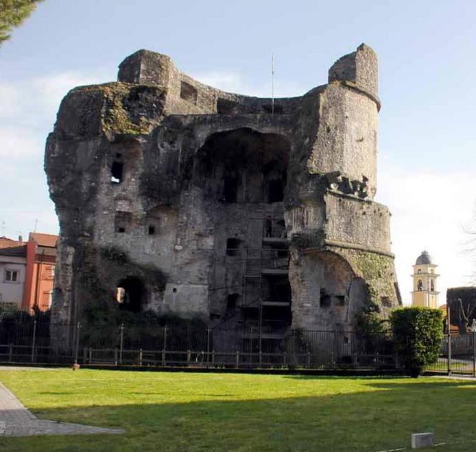 Si gira il 31 ottobre sotto la Torre di Castruccio