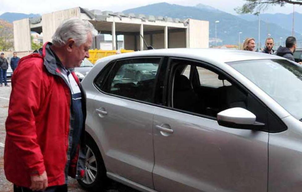 Auto danneggiate allo stadio 