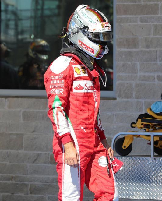 Hamilton il cowboy Il giallo della rossa: errore ai box, Kimi ko 