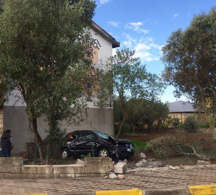 Con l’auto contro un muro muore giovane di Atzara 