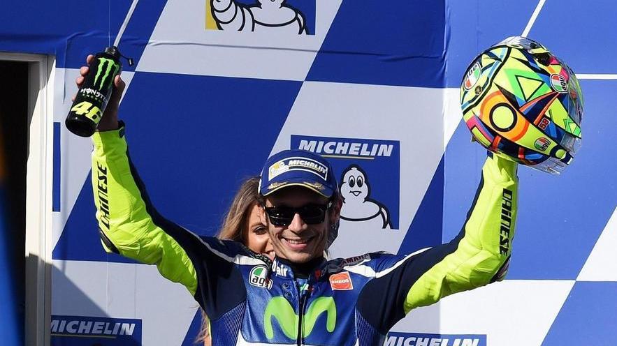 Valentino e la dedica a “Sic” nel giorno del secondo posto