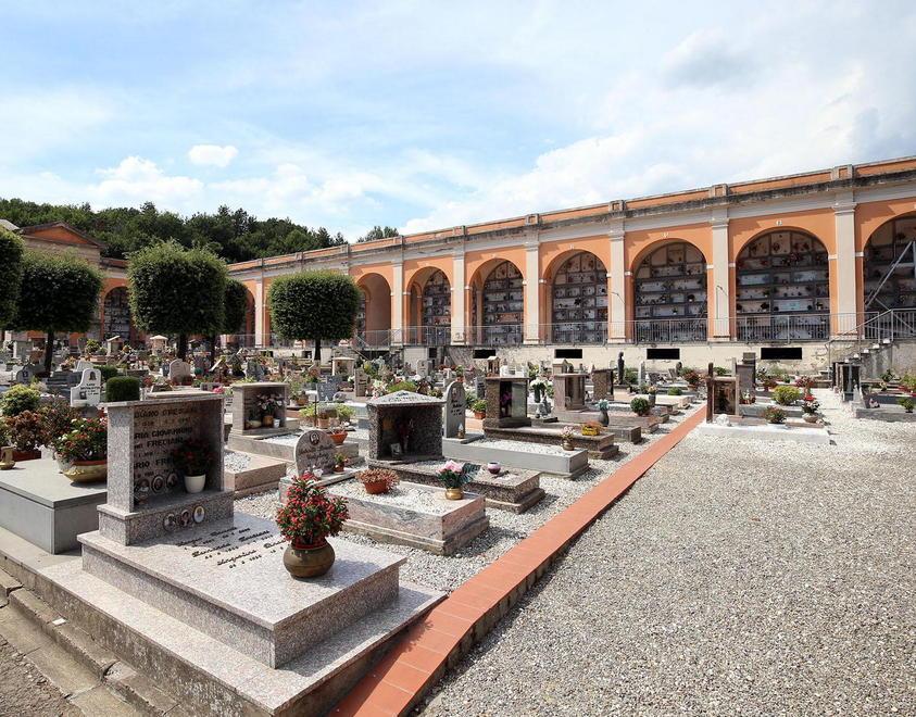 Cimitero di nuovo esaurito altri interventi d’urgenza 