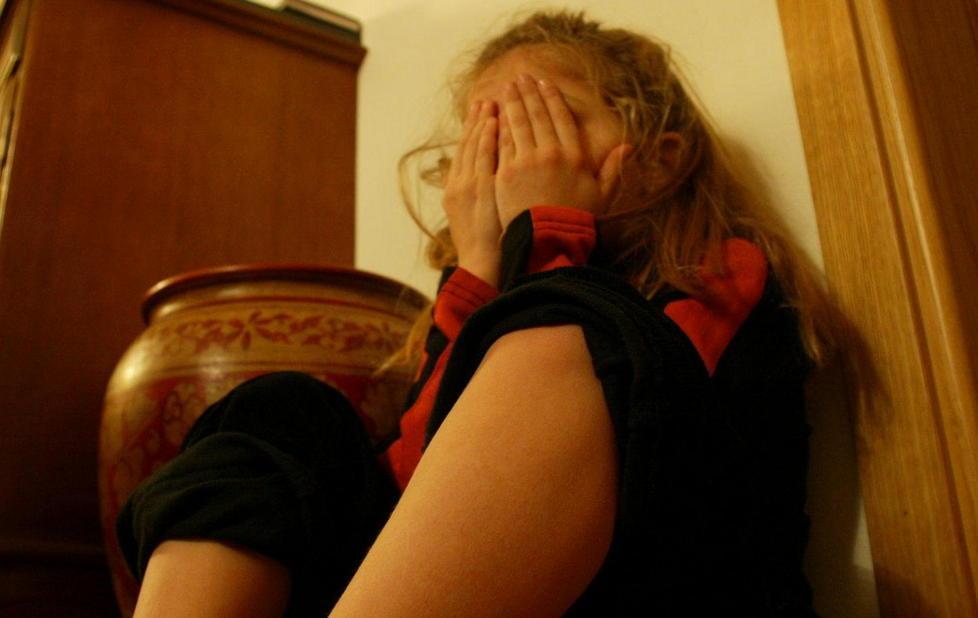 Violenze su una minorenne: arrestato 