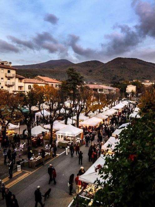 Migliaia alla Festa della castagna 
