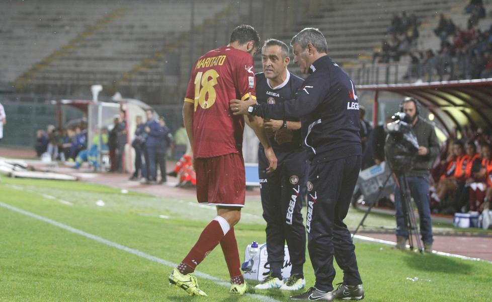 Spinelli resta ancora a casa, finisce tra i fischi