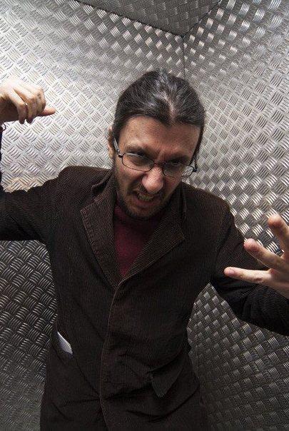 Sfida letteraria tra poeti e scrittori in piazza Mazzotti 