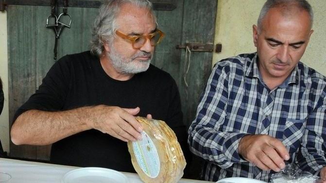 Briatore: l’isola in mano ai monopoli, dal latte ai trasporti
