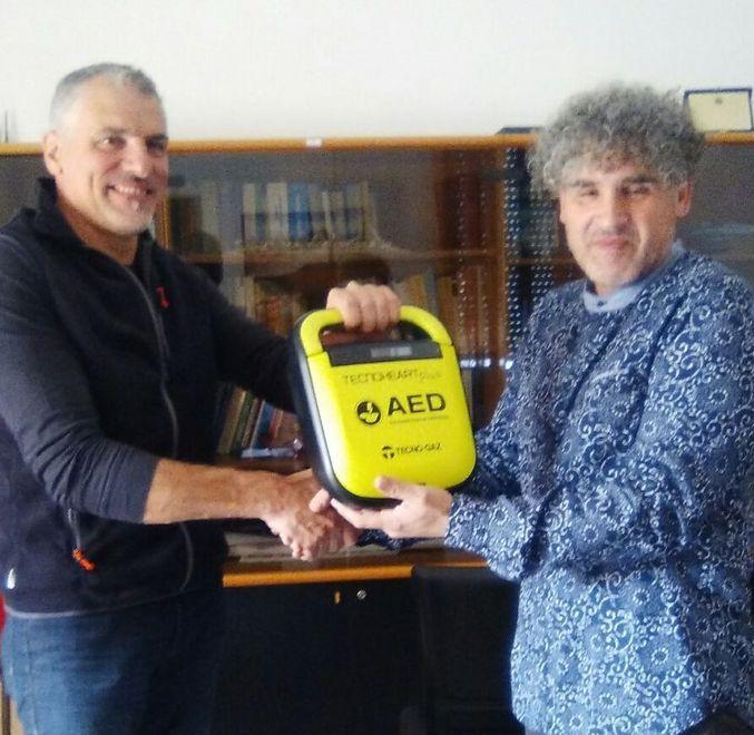 Il Comune dona un defibrillatore 