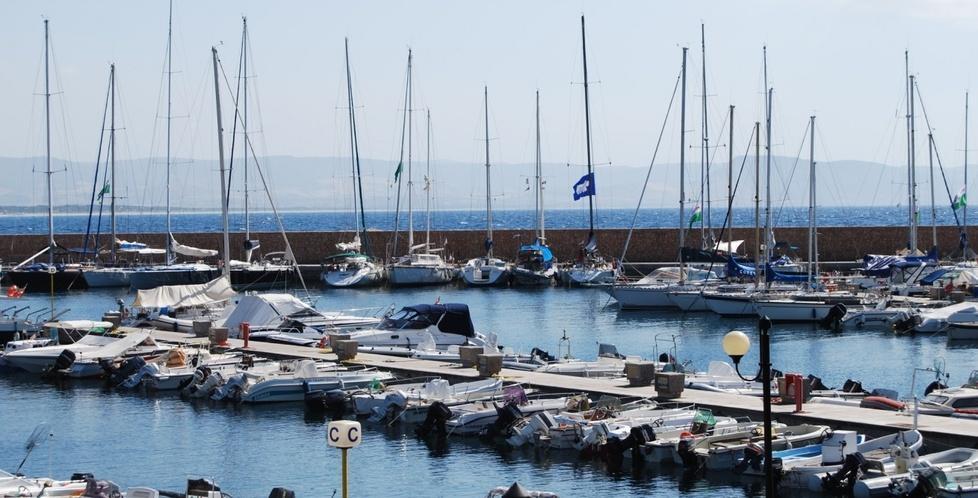 Isola Rossa da record il porto fa il pieno con le tariffe ridotte 