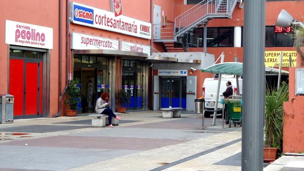 Il centro commerciale Cortesantamaria a Sassari