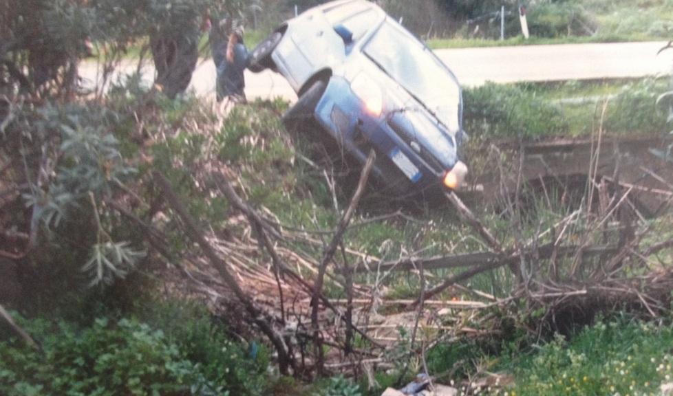 L’auto di Piredda trovata dai carabinieri nel luogo dove era stato abbandonato il cane ucciso