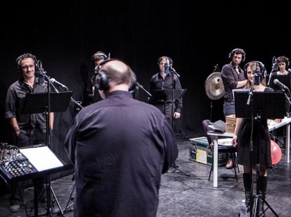 Fiorano, a teatro il “Radiogiallo” si segue... con le cuffie 