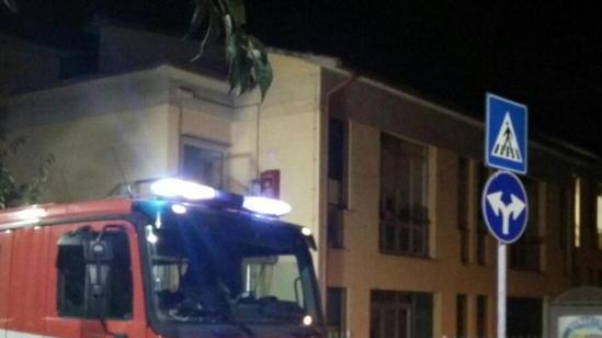 Trema la terra, la gente si riversa in strada