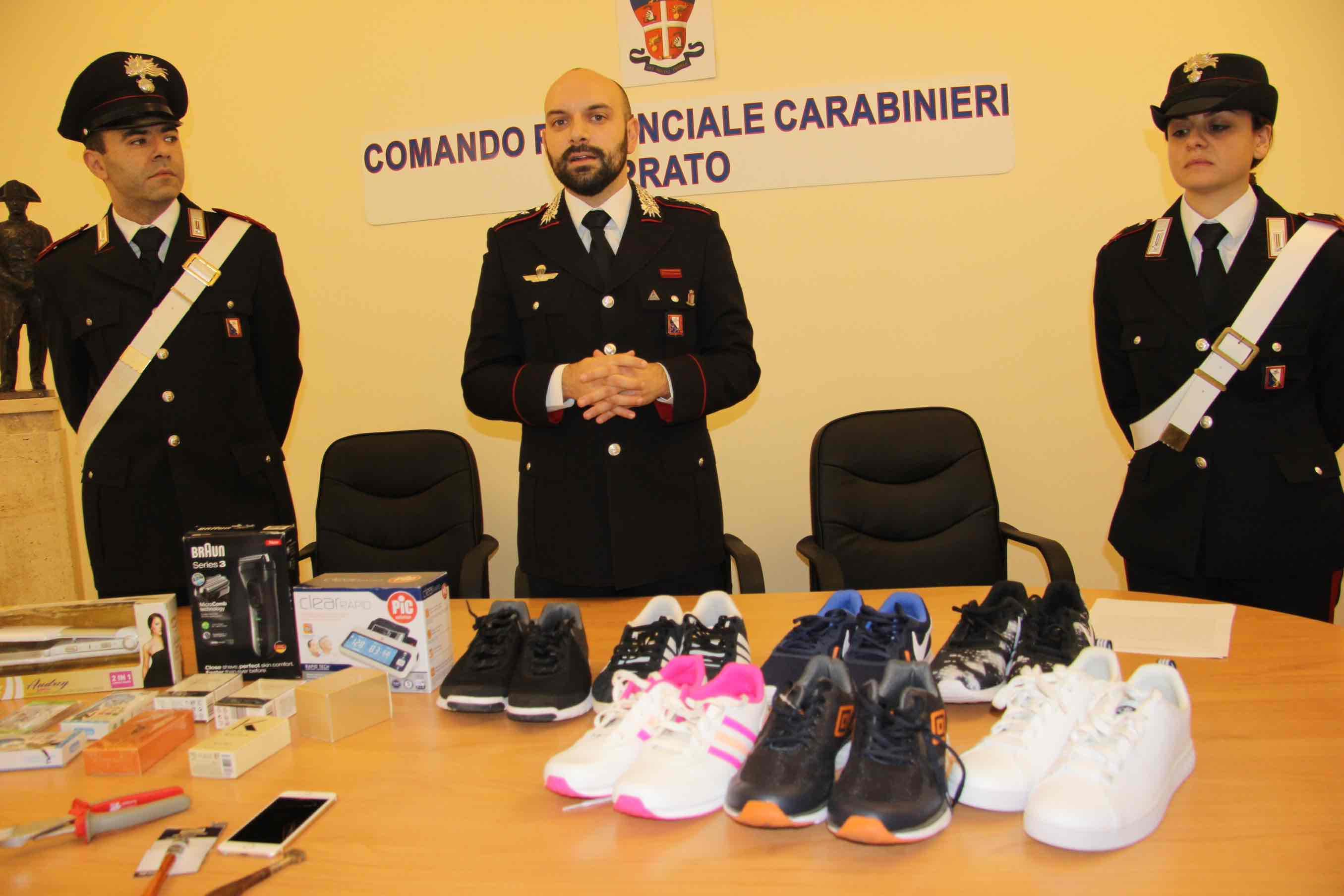 La conferenza stampa al comando dei carabinieri