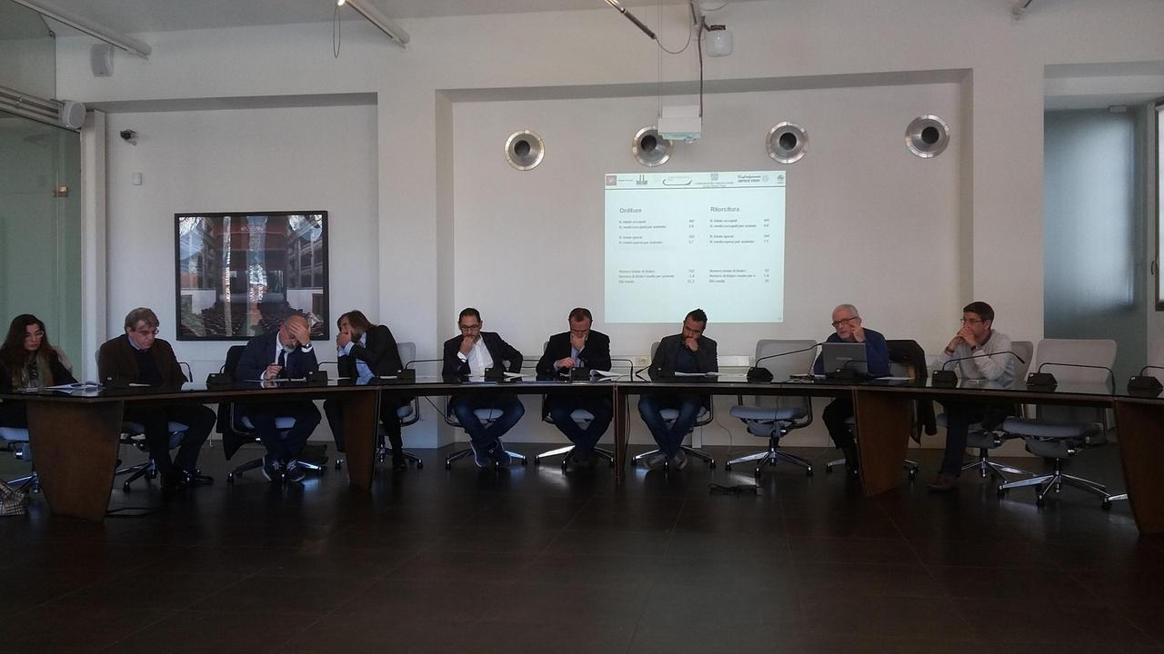 Il convegno sulla filiera tessile alla Camera di commercio