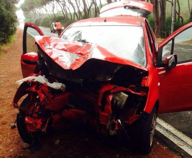 Salvato nell’auto piena di fumo 