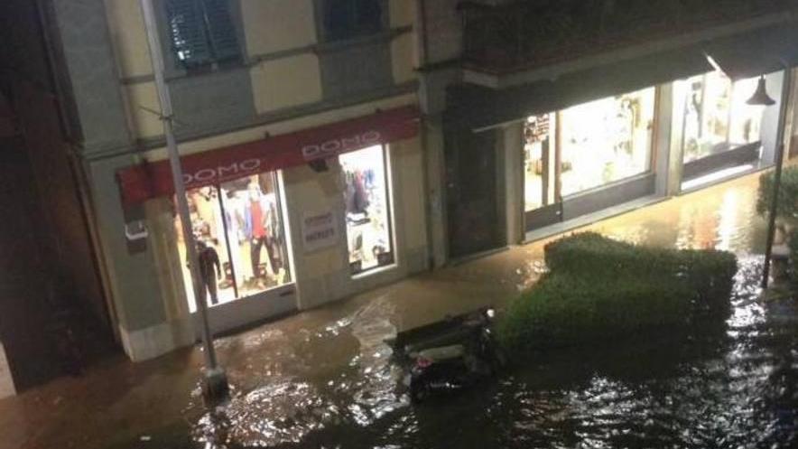 Un’immagine di corso Roma trasformato in torrente (Foto da Facebook)