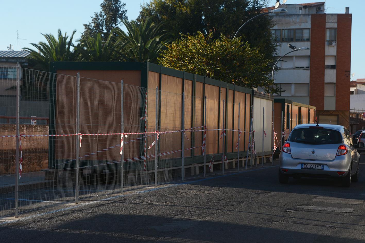 Il cantiere dei parcheggi dietro il mercato