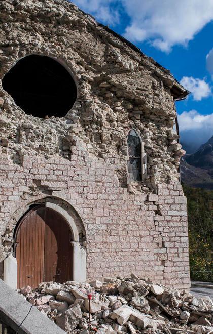 Terremoto, partiti 5 volontari e 9 pompieri 