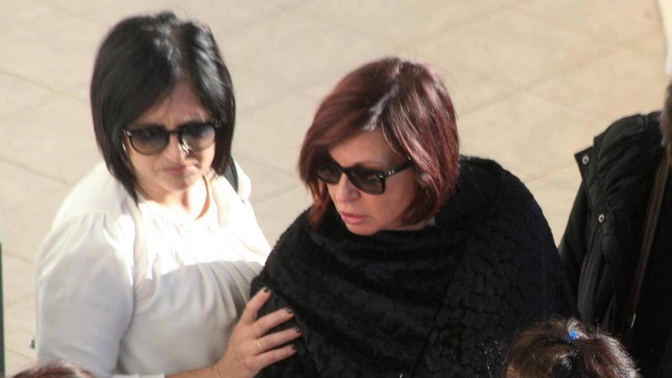Anna vuole solo un luogo dove piangere il marito