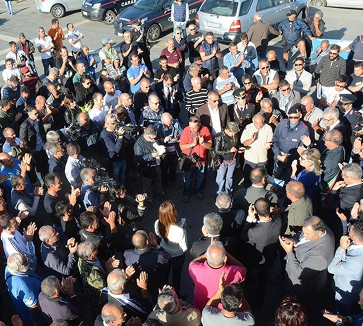 Indennizzi ai pescatori applausi per Pigliaru 