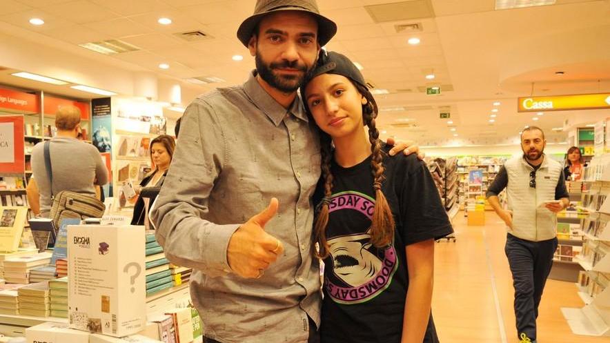 En?gma, metti un selfie con il rapper di casa