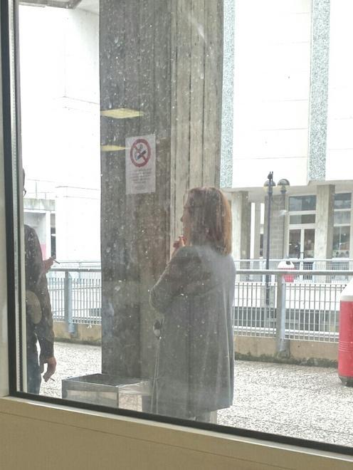 Vietato fumare ma all’ospedale di Baggiovara si fa lo stesso