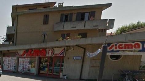 Nasconde in giardino i salumi rubati al Sigma