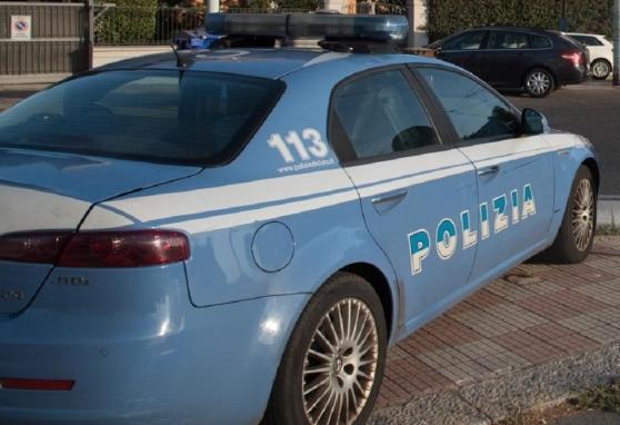 Un'auto della Polizia di Stato