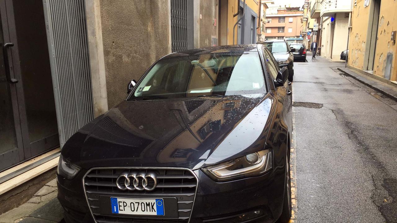 l'auto blu al centro dell'indagine