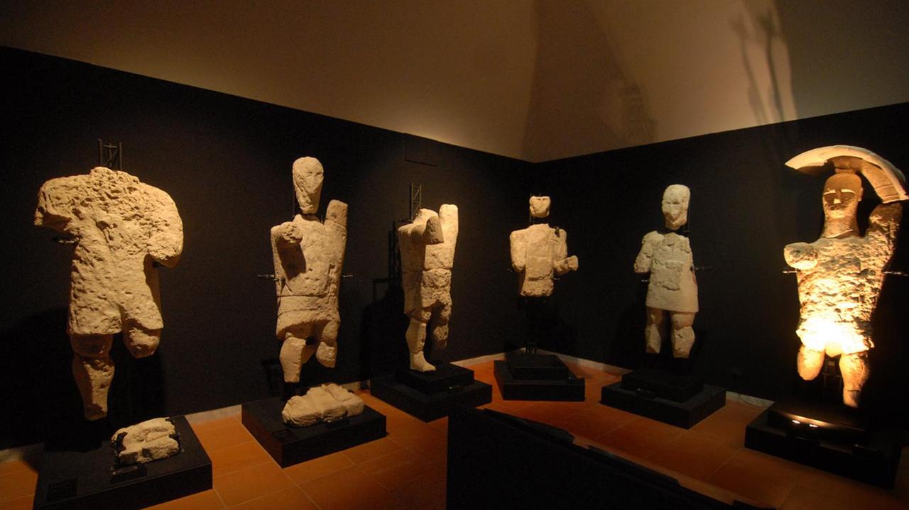 Le statue di Mont 'e Prama al museo di Cabras