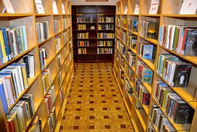 L'interno della biblioteca Chelliana 