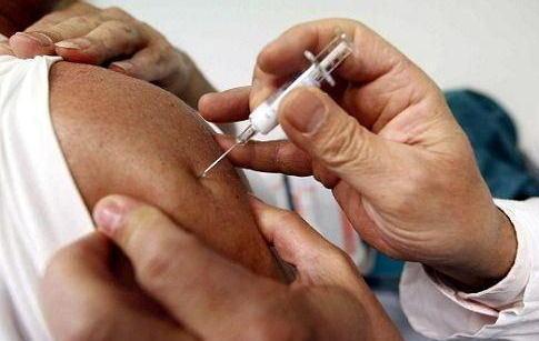 Vaccini influenzali, corsa contro il tempo 