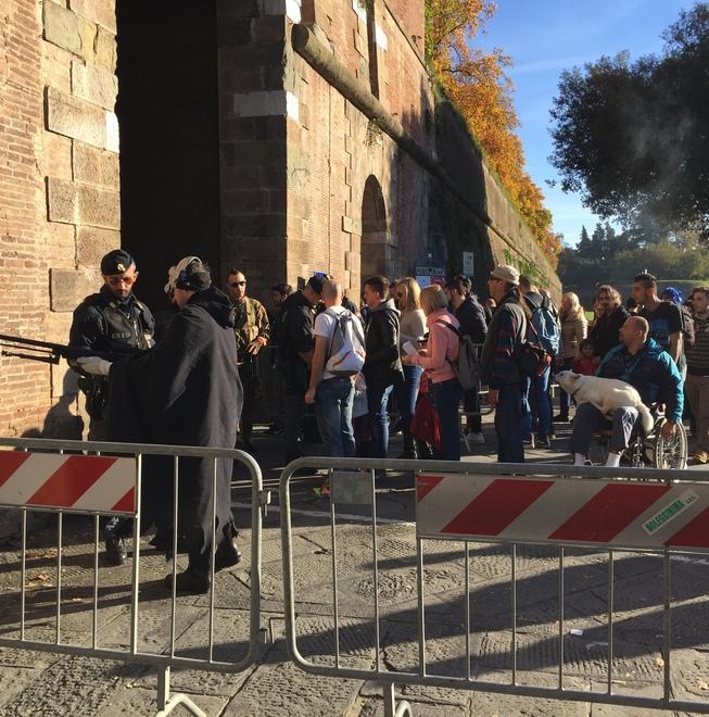 Lucca Comics: raffica di multe, 265 le auto beccate sulle aree verdi 
