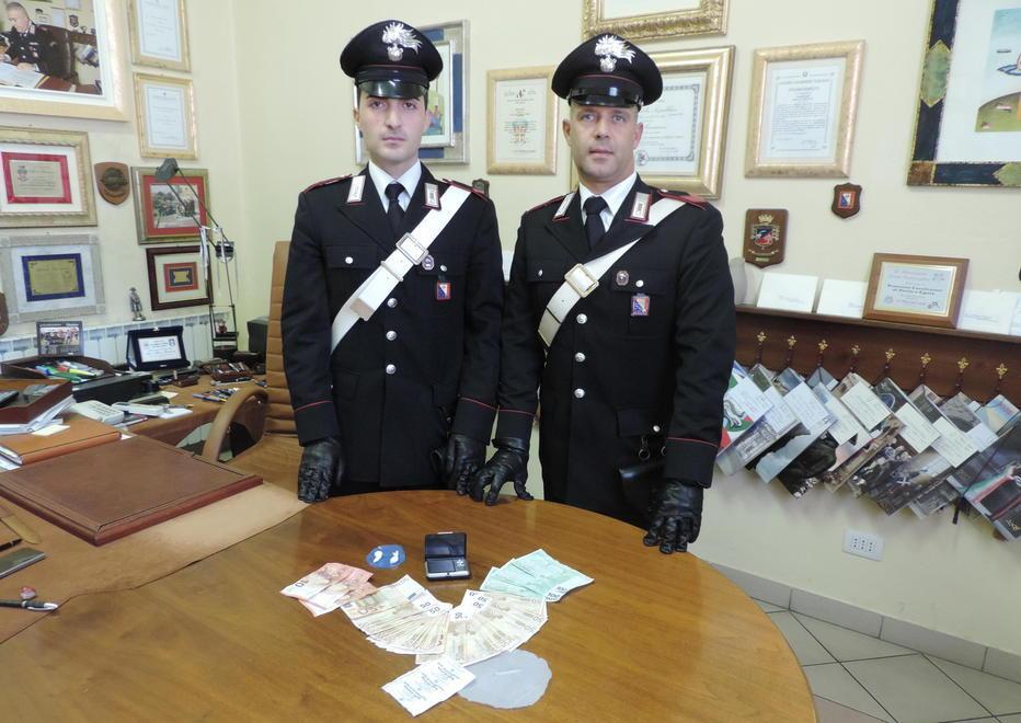 Arrestato dai carabinieri per spaccio e rilasciato