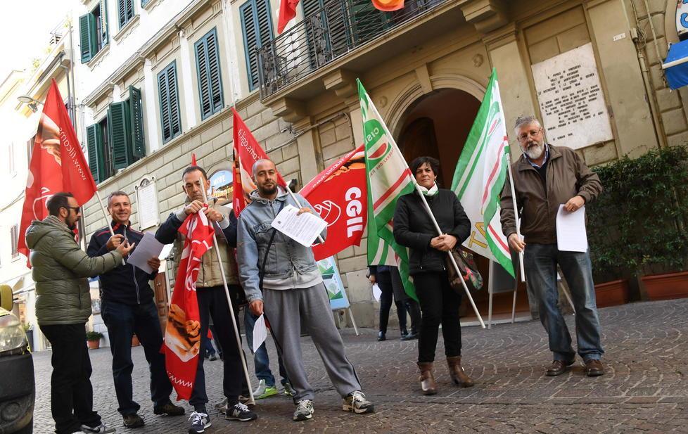 Esuberi tra gli addetti del porta a porta 
