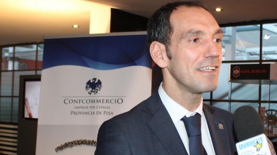 «Luci di Natale, il Comune faccia la sua parte»