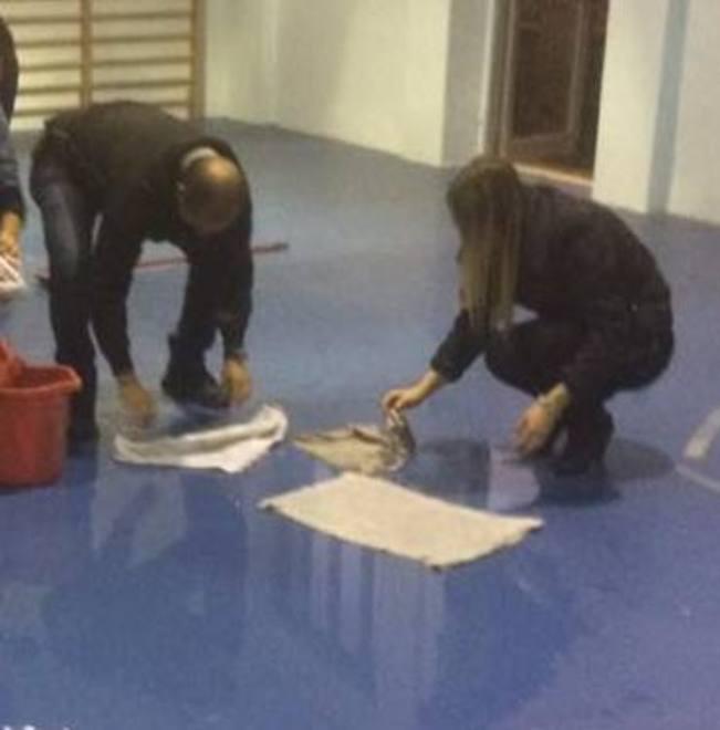 Infiltrazioni di acqua dal tetto della palestra