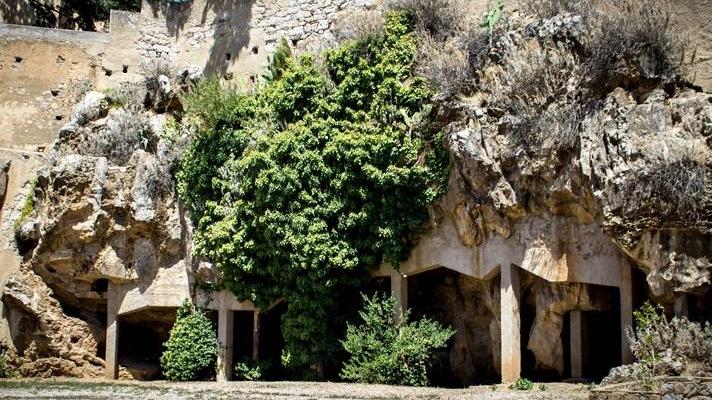 Nuovi orari alle Grotte di San Michele
