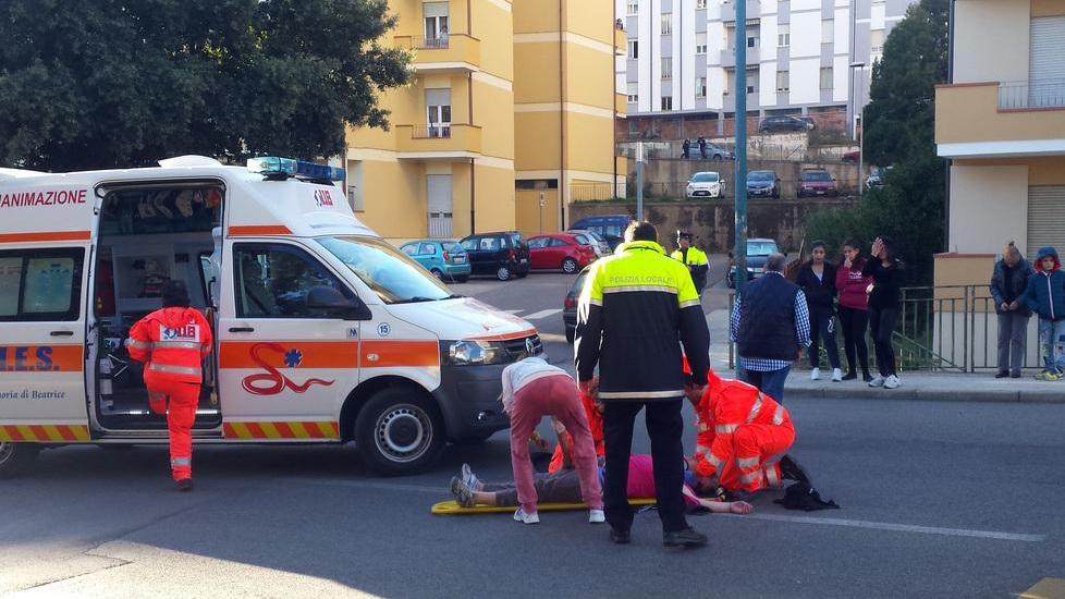 Viale Costituzione, donna investita