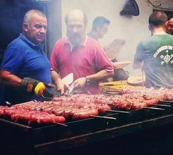 Festa e lotteria in piazza per la “Vaina de su porcu” 