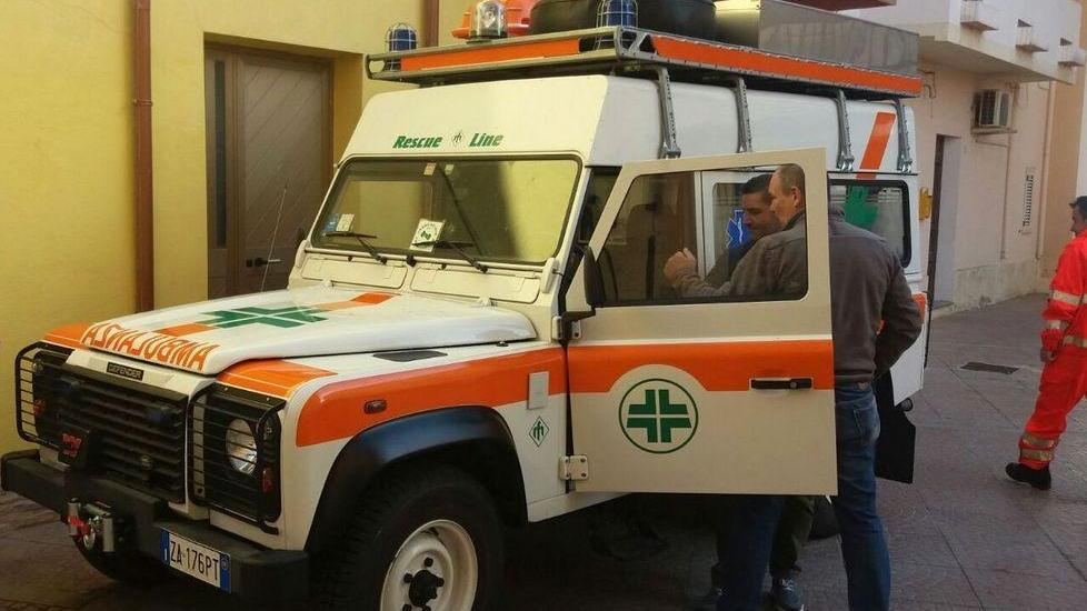 Torpè, nuova ambulanza per La Fenice