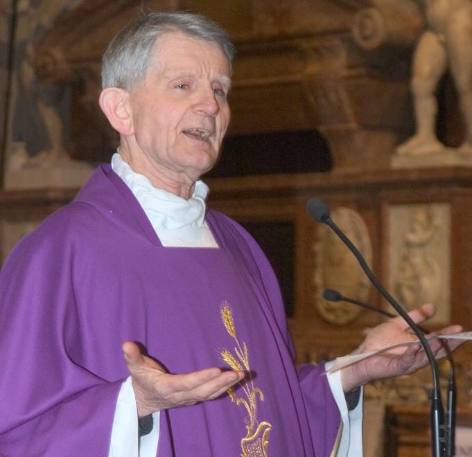 Addio don Lao, oggi il funerale con il vescovo e cento sacerdoti