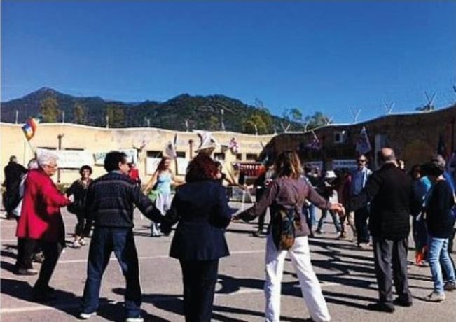 Domusnovas, il sit in dei pacifisti: «Stop alla fabbrica delle bombe» 