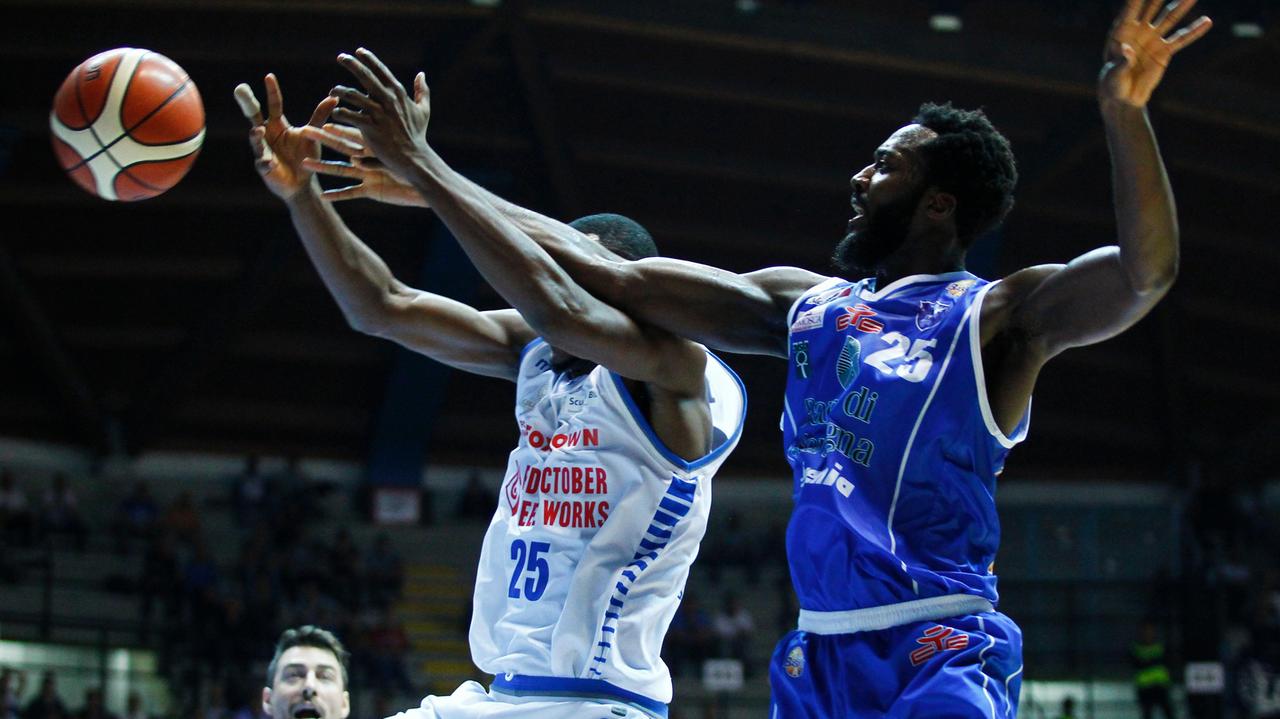 Dinamo con Pesaro per il rilancio