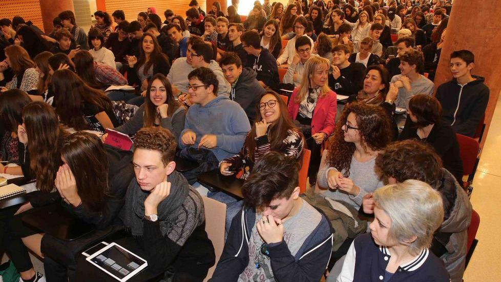 Il procuratore Gratteri agli studenti: «Dico no alla legalizzazione delle droghe»